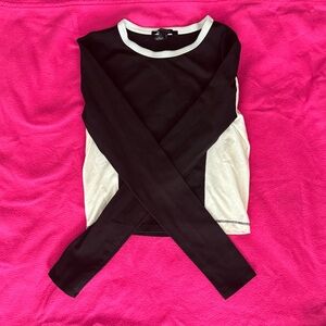 BLACK AND WHITE LONG SLEEVE